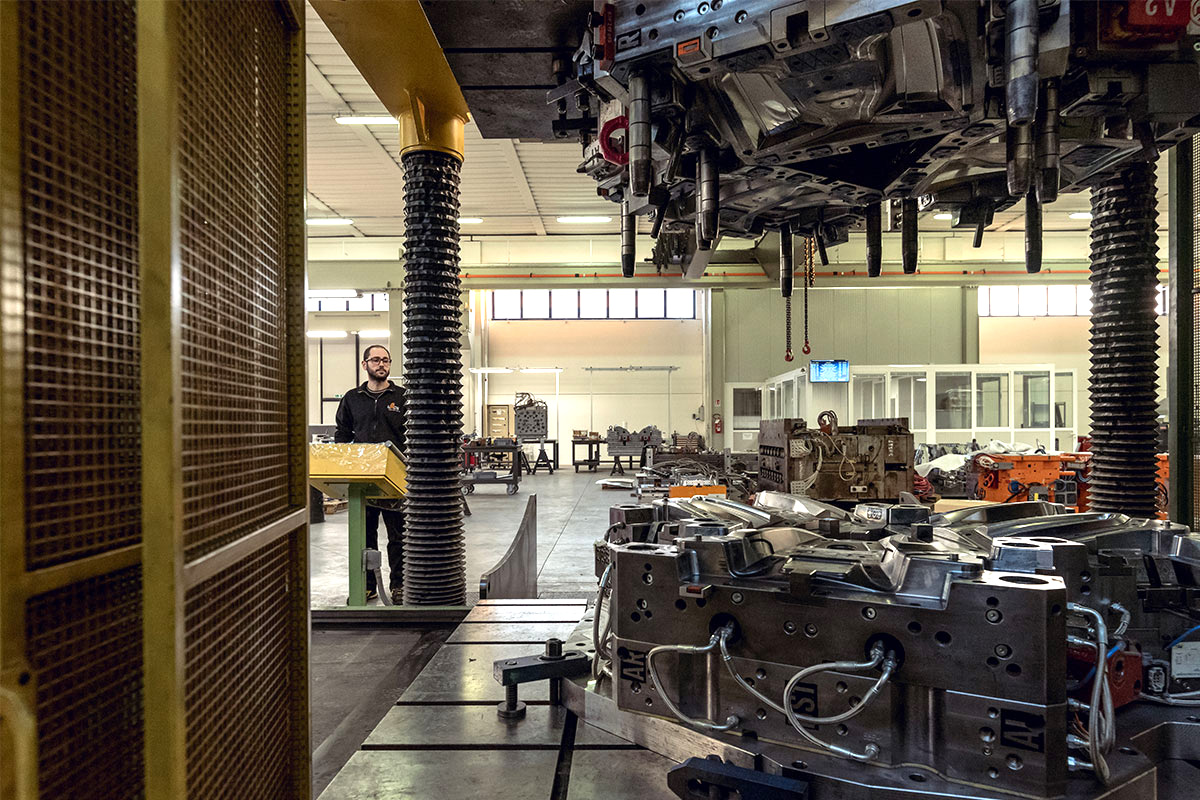 Assembly-and-Tool-Management-Front-Interior Assembly and Tool Management